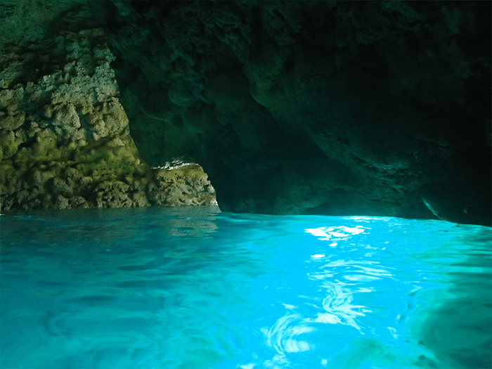 パームヴィラ周辺 青の洞窟